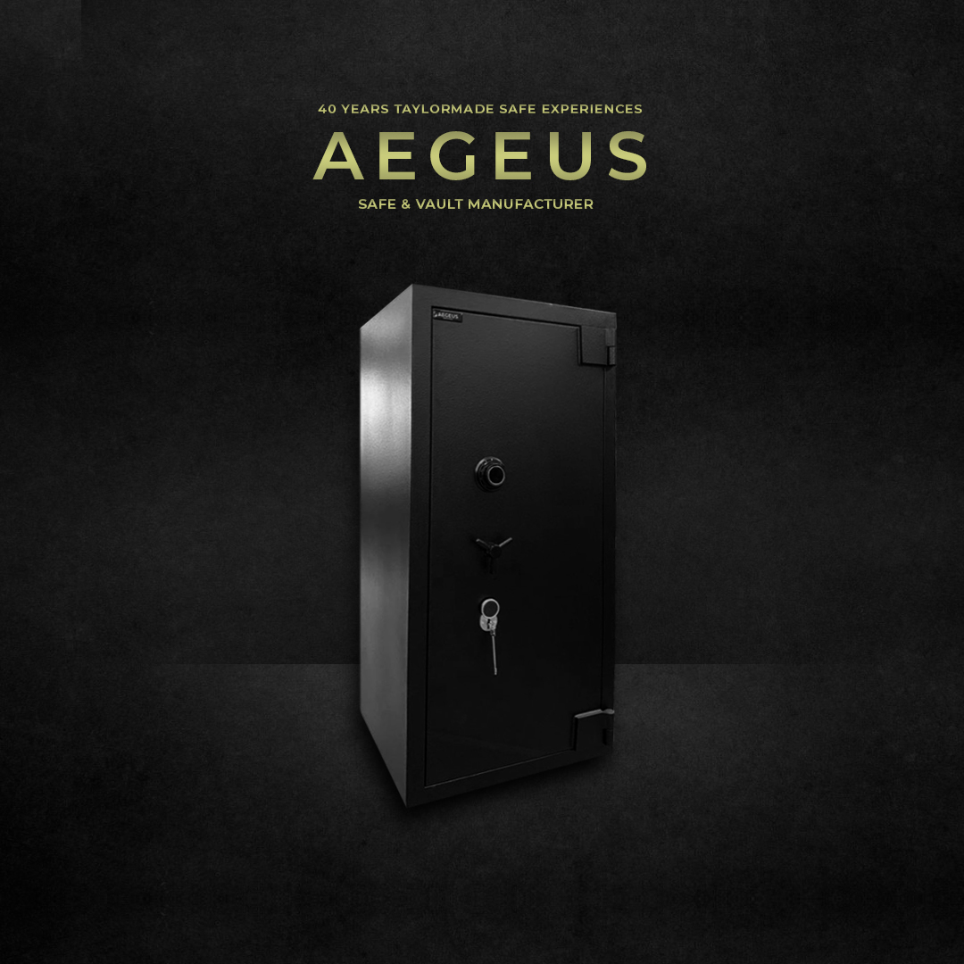 SAFE WITH BLACK EXTERIOR